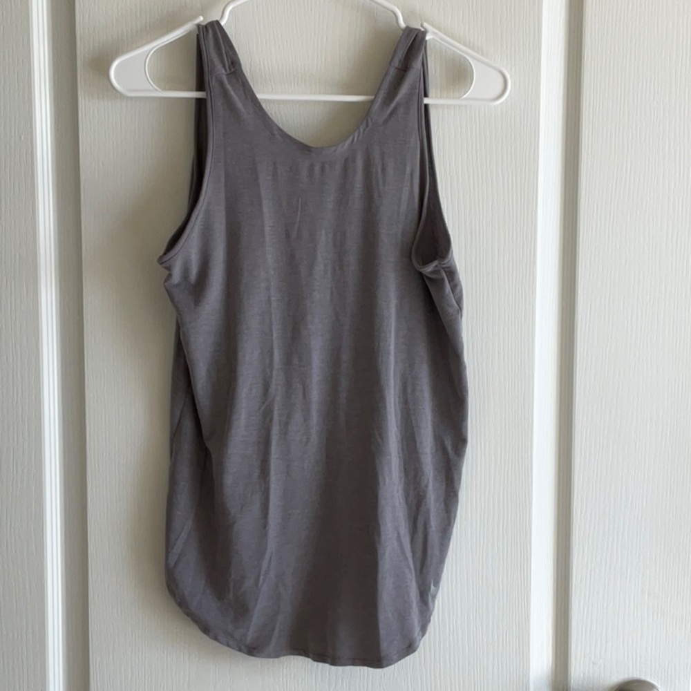 Nike twist open back athletic tank top